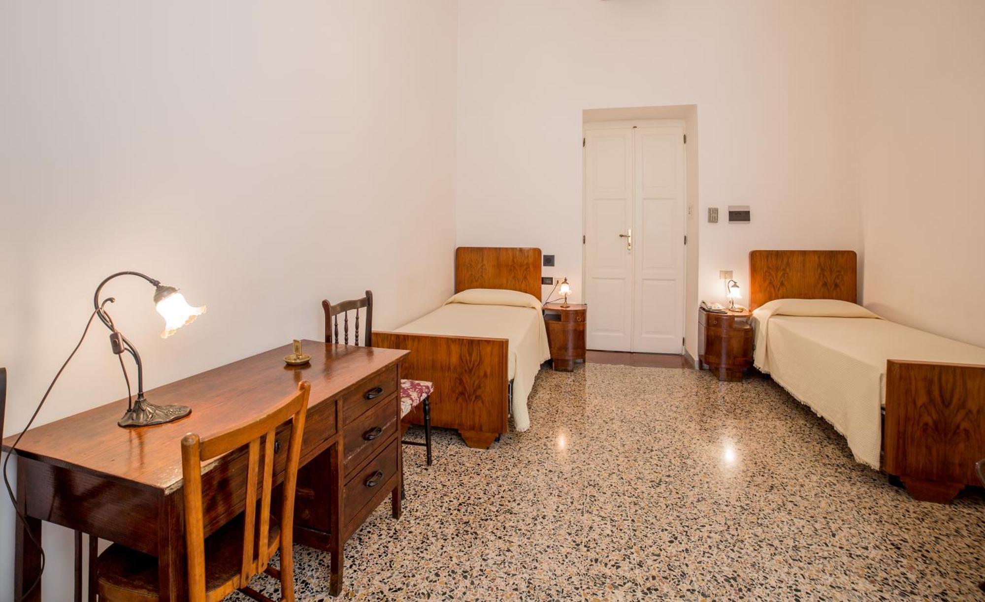 Hotel Aer Bj Vittoria Cagliari Oda fotoğraf