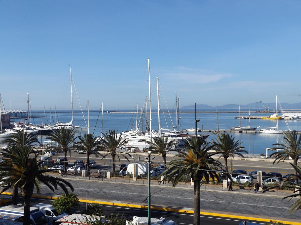 Hotel Aer Bj Vittoria Cagliari Oda fotoğraf