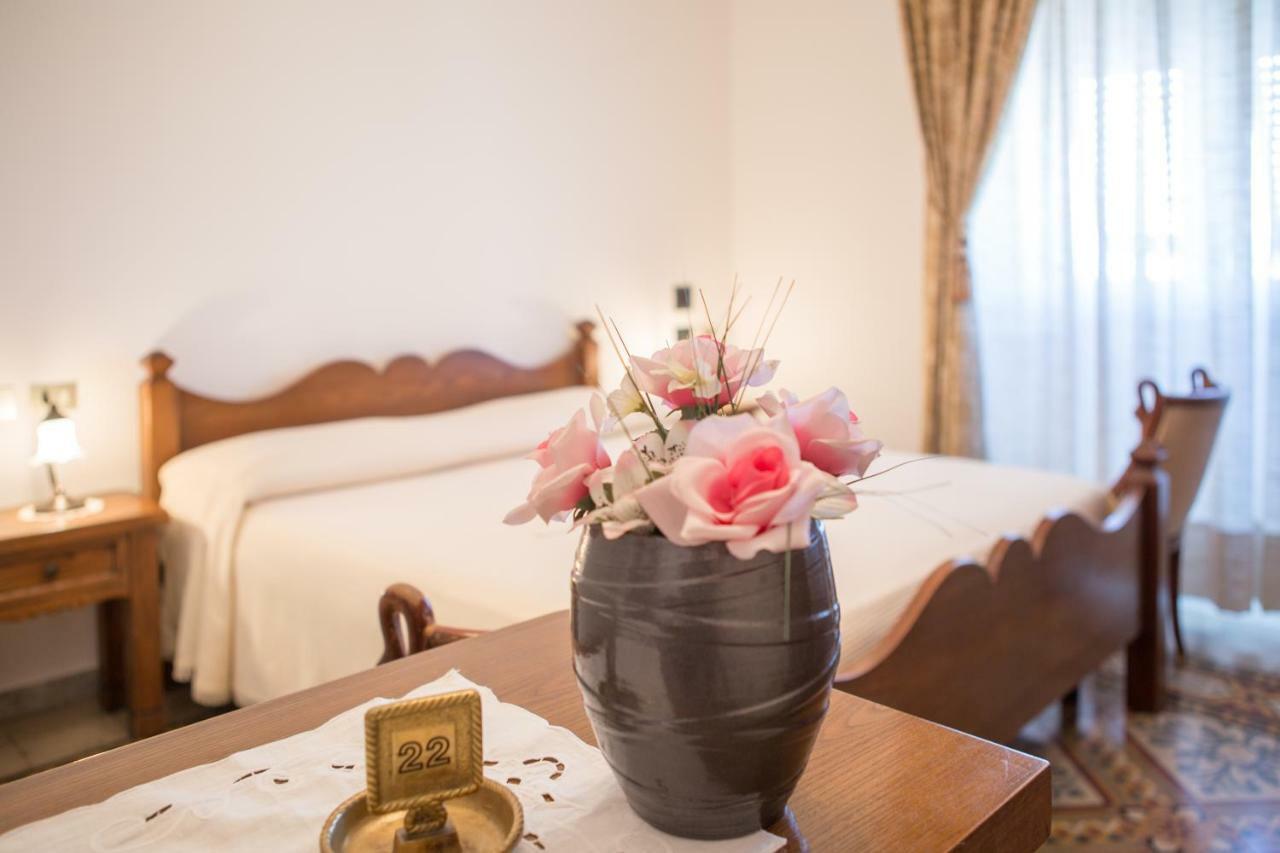 Hotel Aer Bj Vittoria Cagliari Dış mekan fotoğraf
